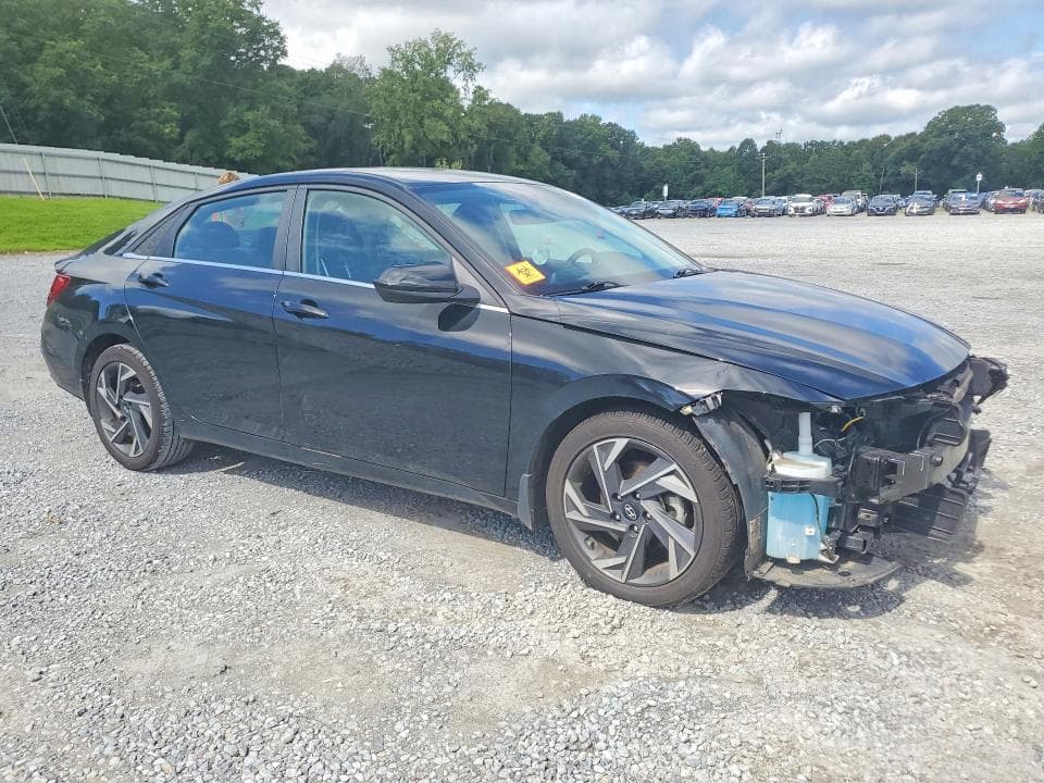 2024 HYUNDAI ELANTRA SEL 4