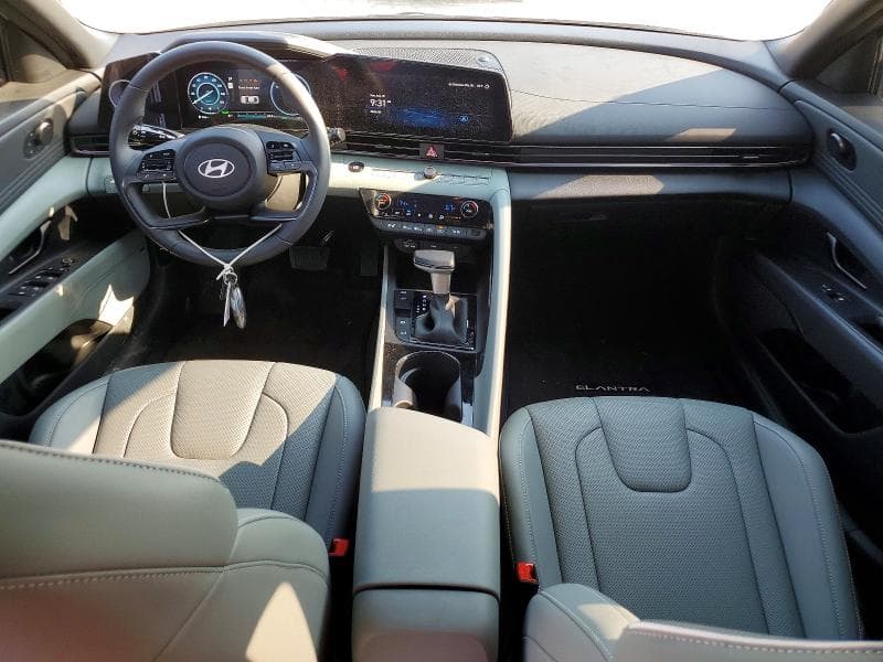 2025 HYUNDAI ELANTRA LIMITED 8
