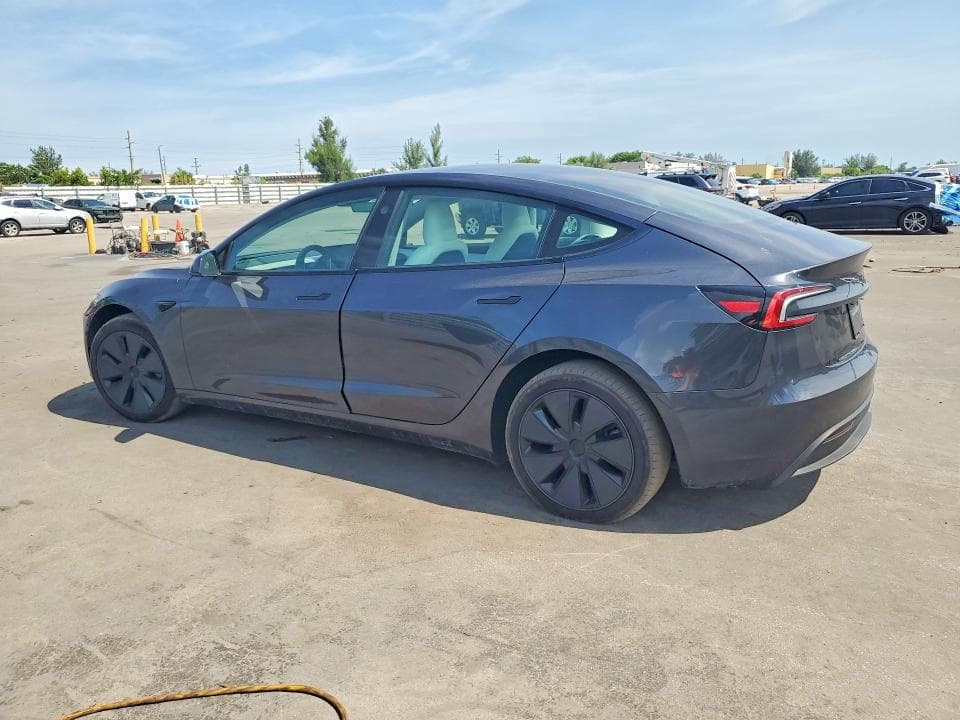 2025 TESLA MODEL 3 2
