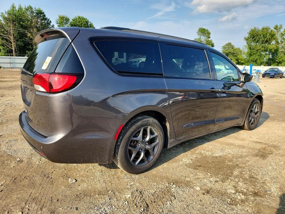 2018 CHRYSLER PACIFICA TOURING L 3