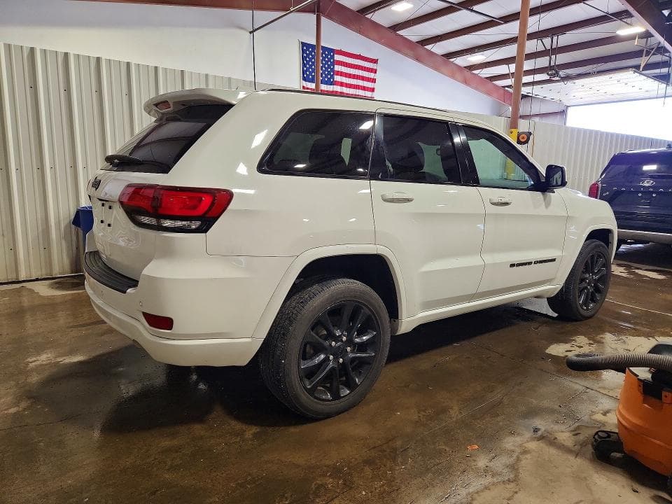 2022 JEEP GRAND CHEROKEE LAREDO E 3