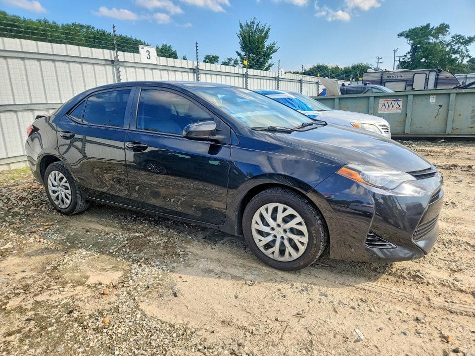 2018 TOYOTA COROLLA LE 4