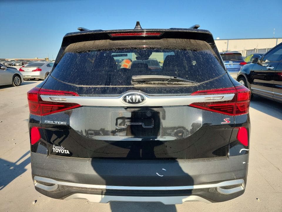 2021 KIA SELTOS S 6