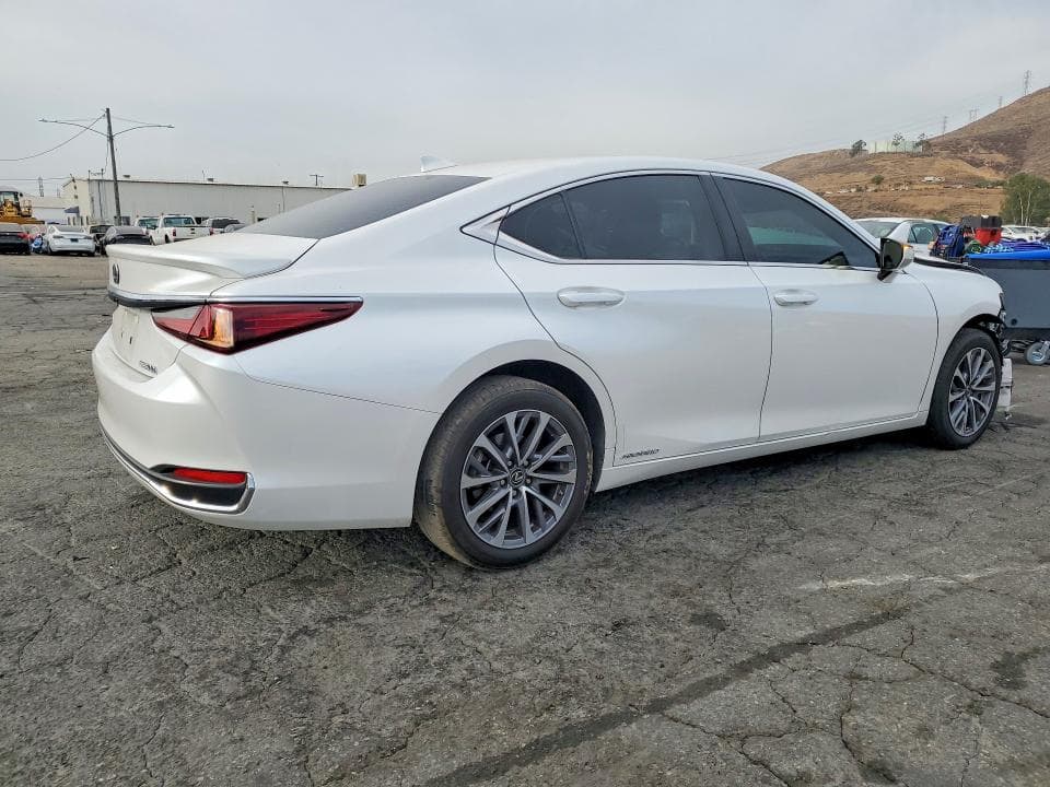 2022 LEXUS ES 300H BASE 3