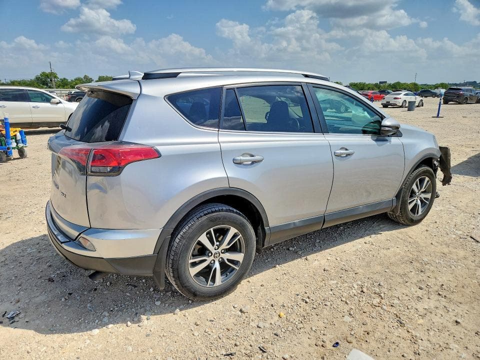 2017 TOYOTA RAV4 XLE 3