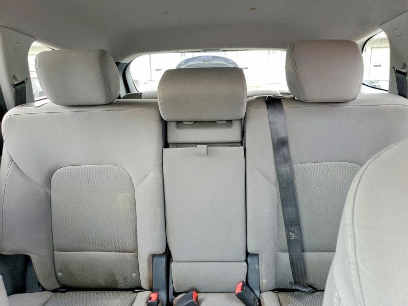 2017 HYUNDAI SANTA FE SE 10