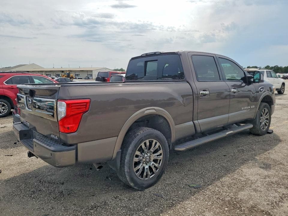 2018 NISSAN TITAN XD PLATINUM RESERVE 3