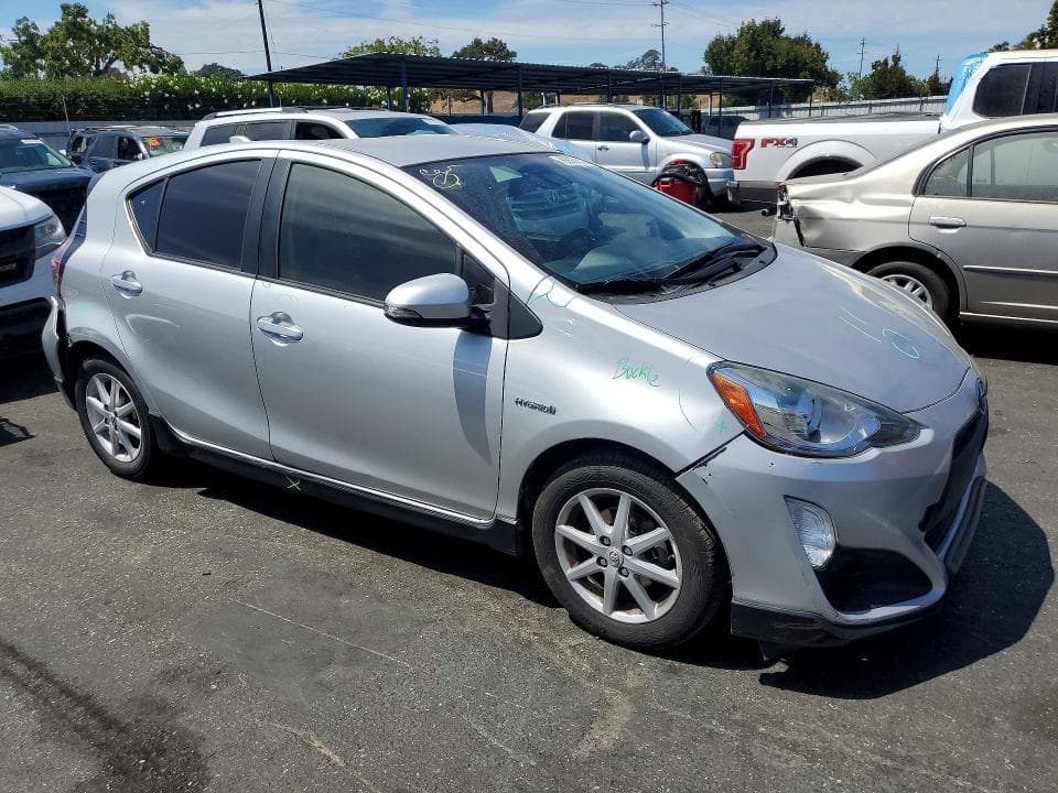 2017 TOYOTA PRIUS C ONE 4