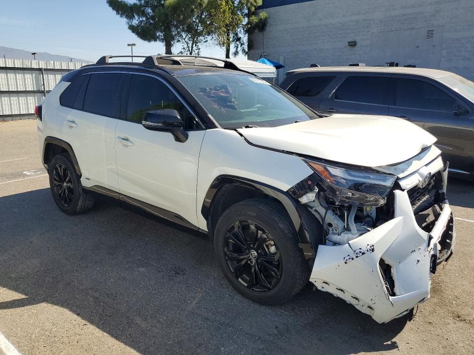 2022 TOYOTA RAV4 XSE 4