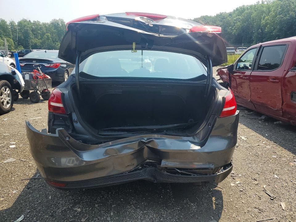 2017 FORD FOCUS SE 6