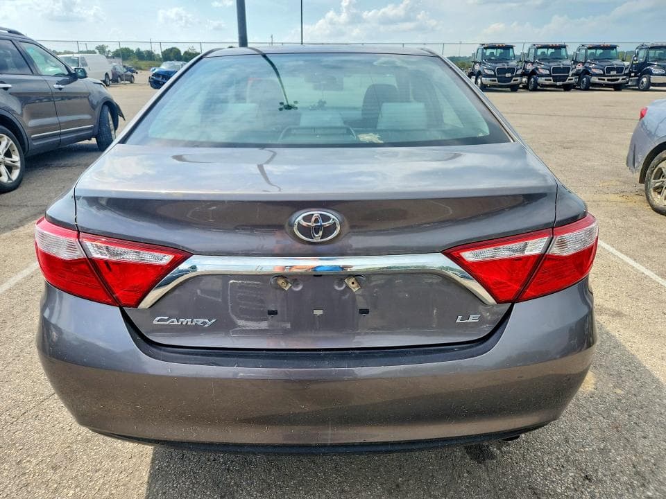 2017 TOYOTA CAMRY LE 6