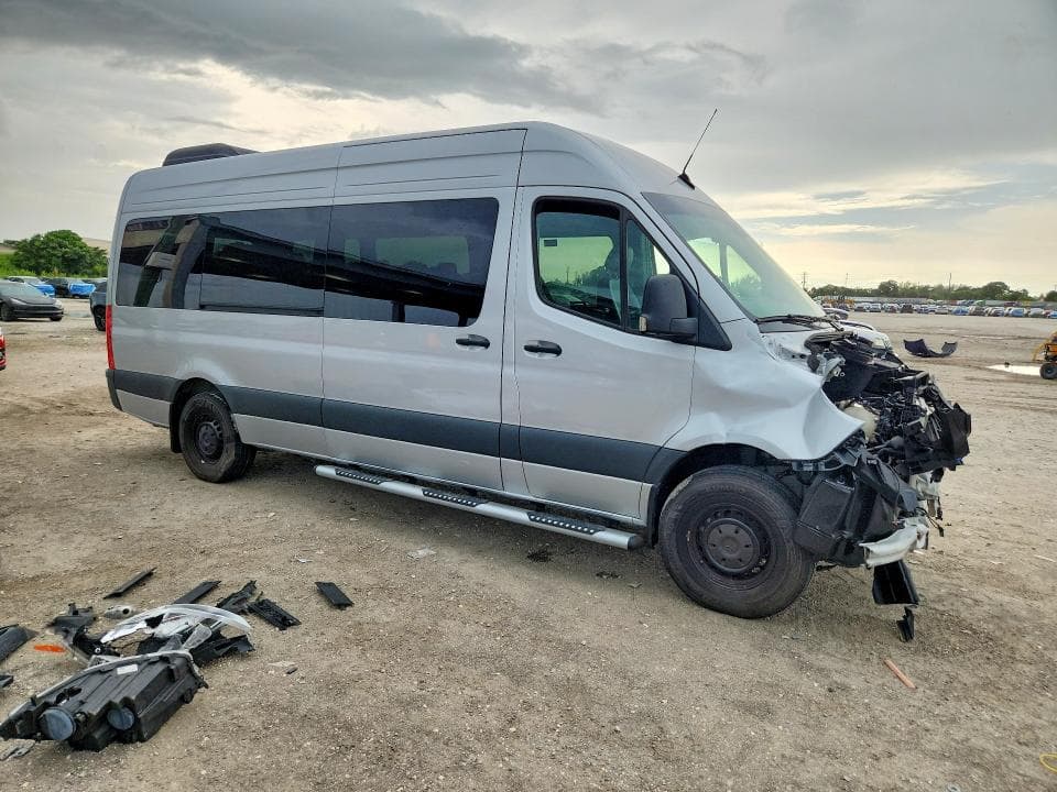 2024 MERCEDES-BENZ SPRINTER 2500 4