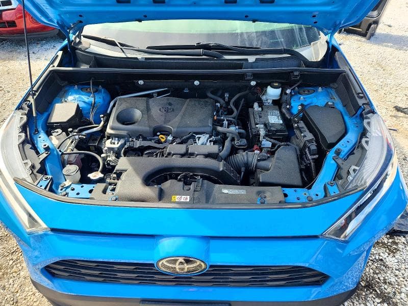2019 TOYOTA RAV4 XLE 12
