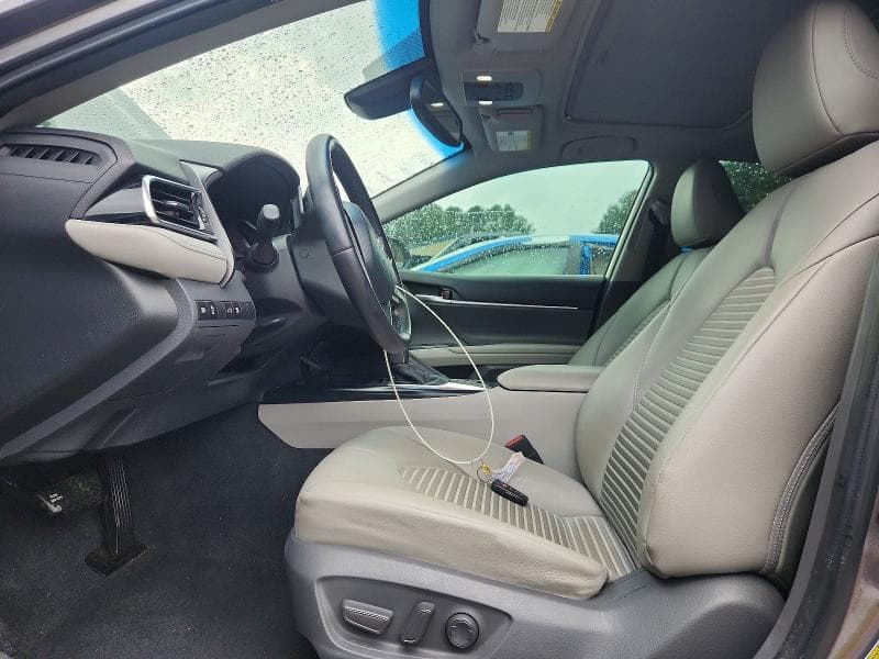2018 TOYOTA CAMRY SE 7