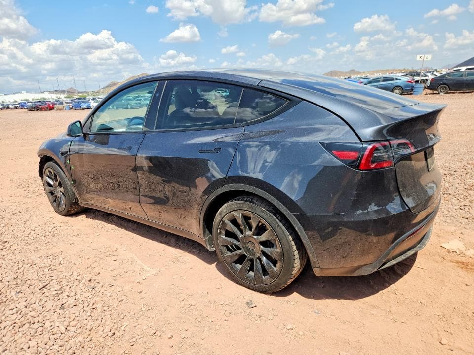 2024 TESLA MODEL Y 2