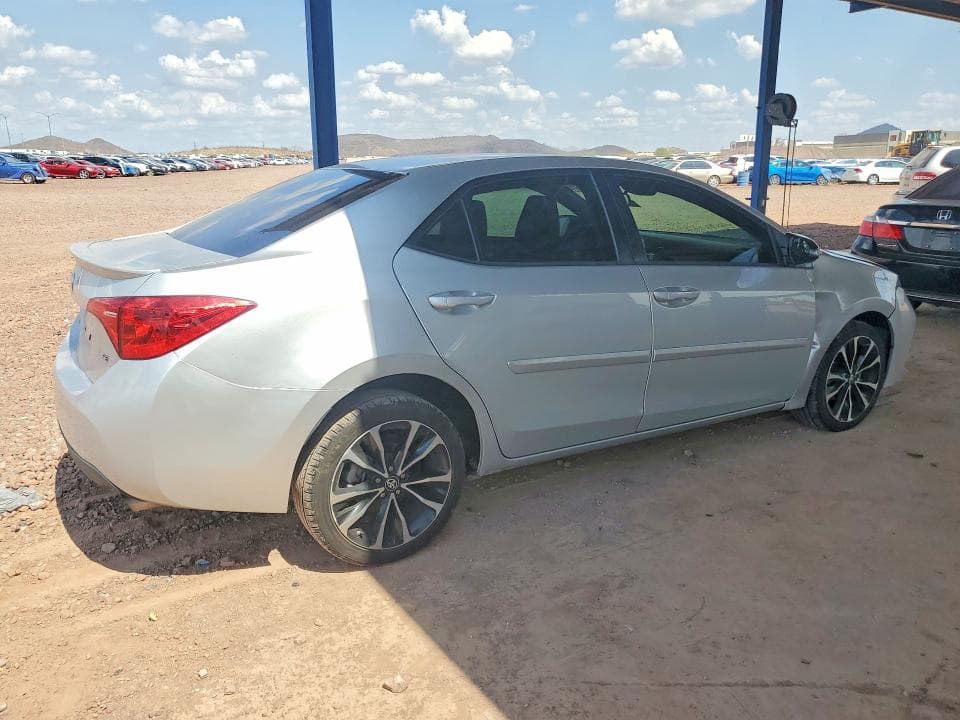 2017 TOYOTA COROLLA SE 3