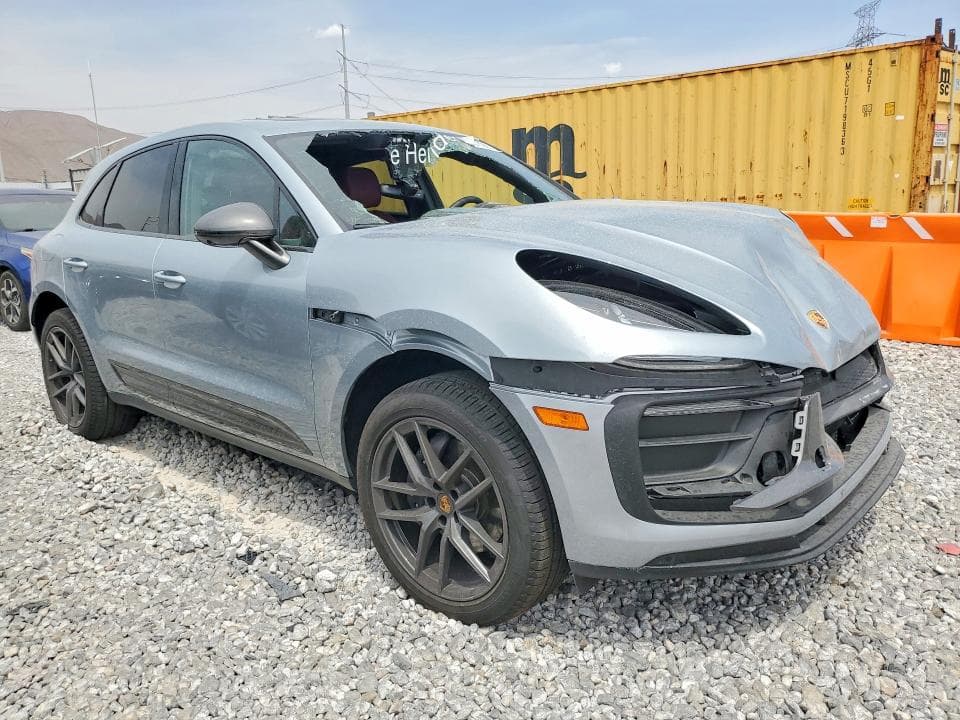 2026 PORSCHE MACAN BASE 4
