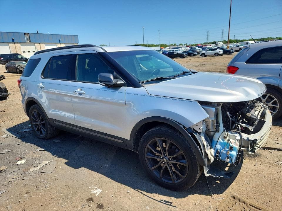 2018 FORD EXPLORER XLT 4