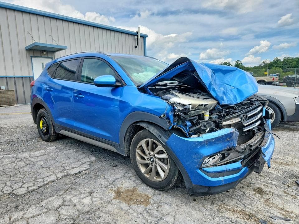 2017 HYUNDAI TUCSON SE 4