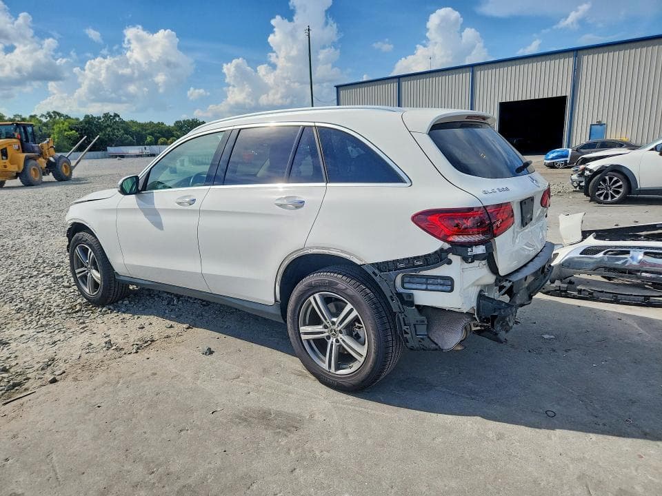 2022 MERCEDES-BENZ GLC 300 2