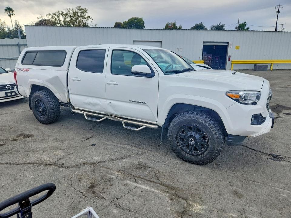 2017 TOYOTA TACOMA TRD SPORT 4