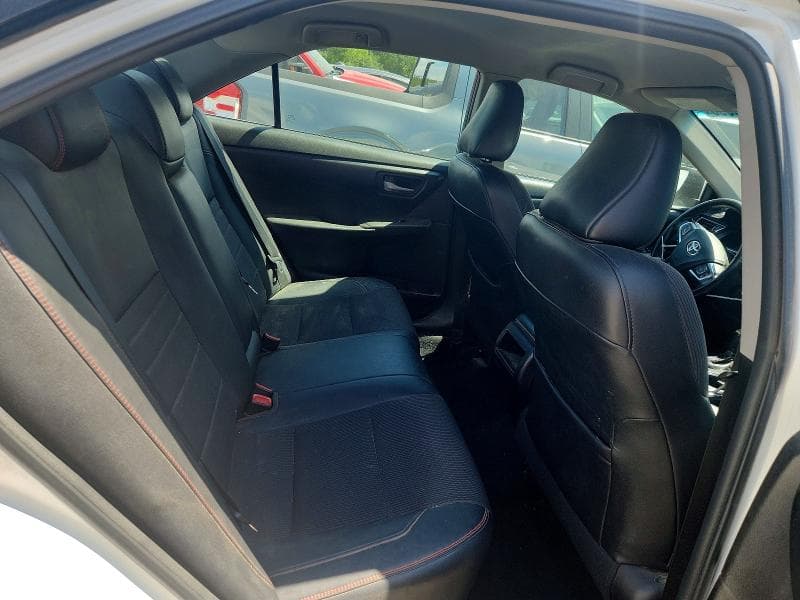 2017 TOYOTA CAMRY SE 10