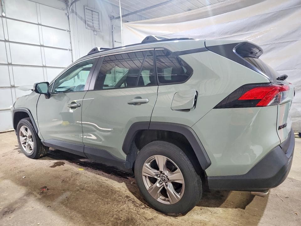 2023 TOYOTA RAV4 XLE 2