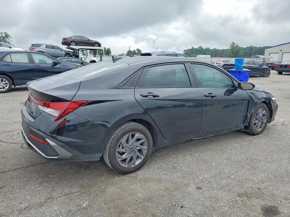 2024 HYUNDAI ELANTRA SEL 3