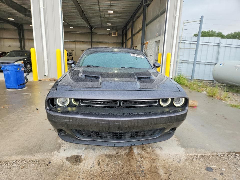 2017 DODGE CHALLENGER SXT 5