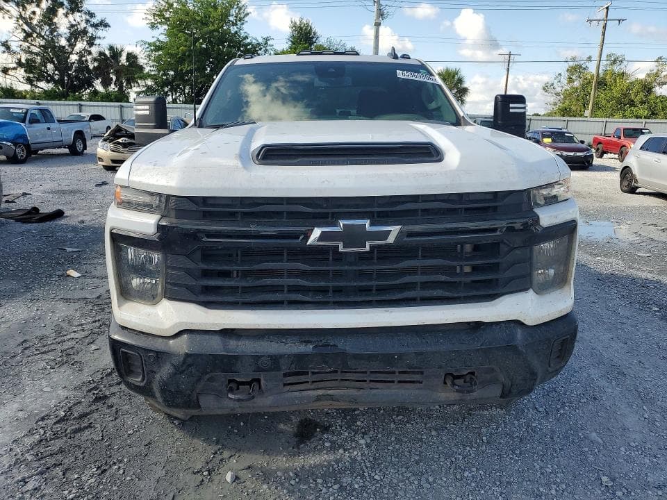 2025 CHEVROLET SILVERADO K2500 CUSTOM 5