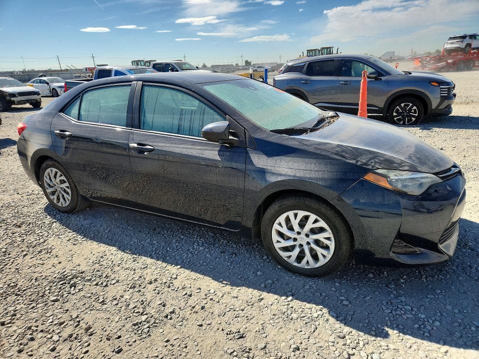 2018 TOYOTA COROLLA LE 4