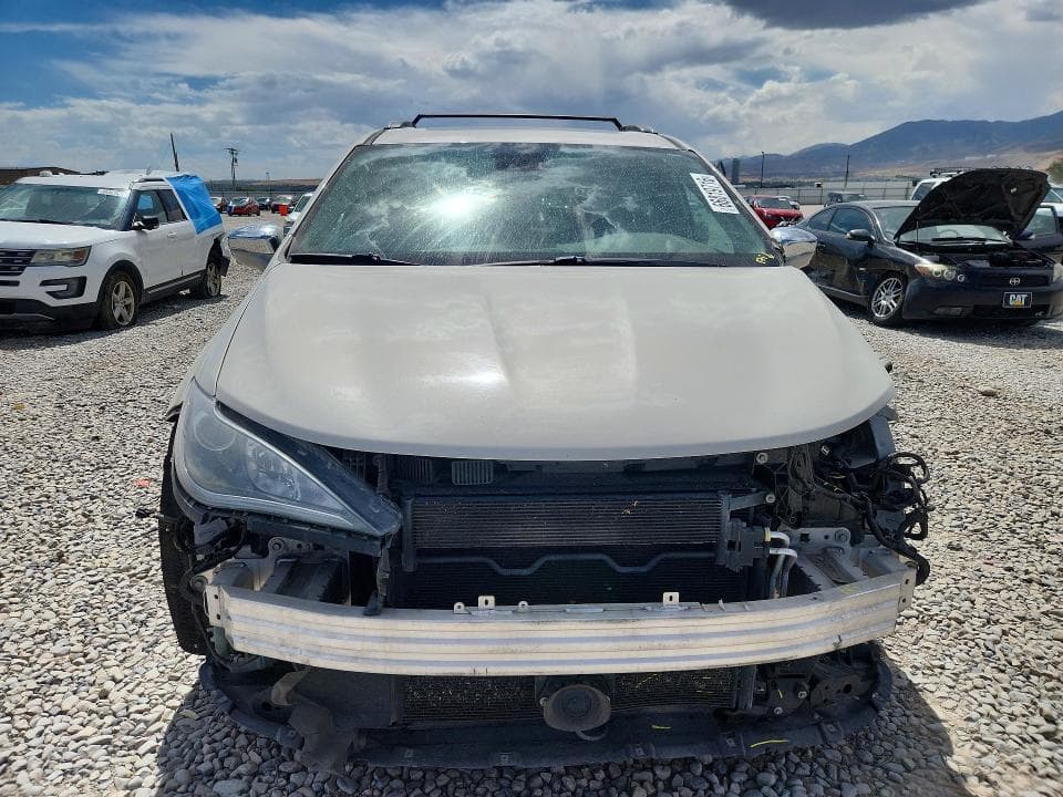 2017 CHRYSLER PACIFICA LIMITED 5