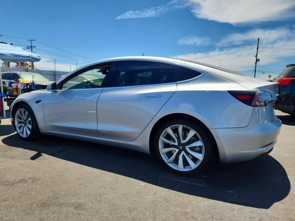 2018 TESLA MODEL 3 2