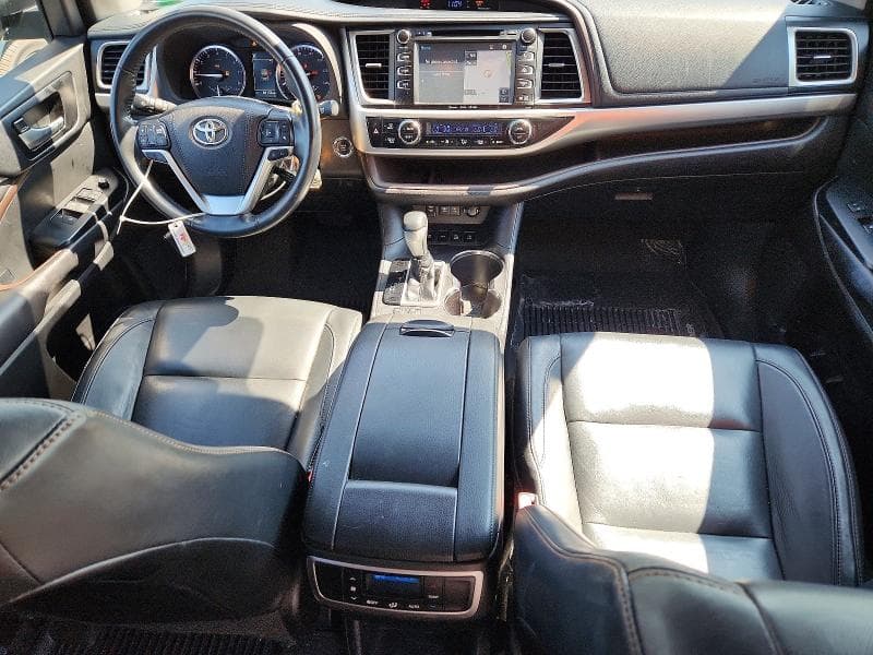 2018 TOYOTA HIGHLANDER XLE 8