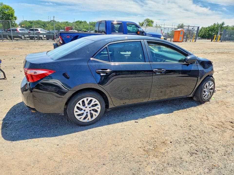 2018 TOYOTA COROLLA LE 3