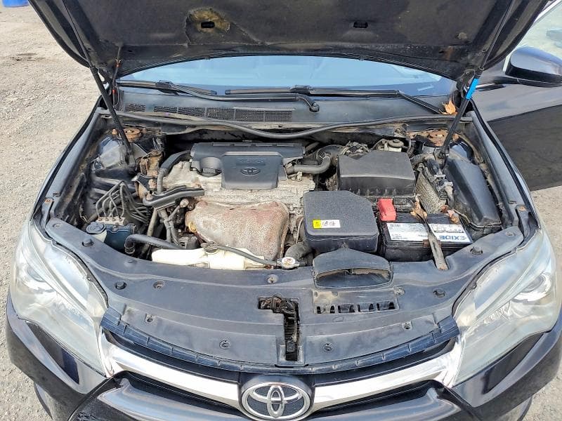 2017 TOYOTA CAMRY SE 11