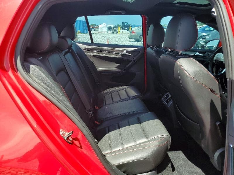 2017 VOLKSWAGEN GTI S/SE 10