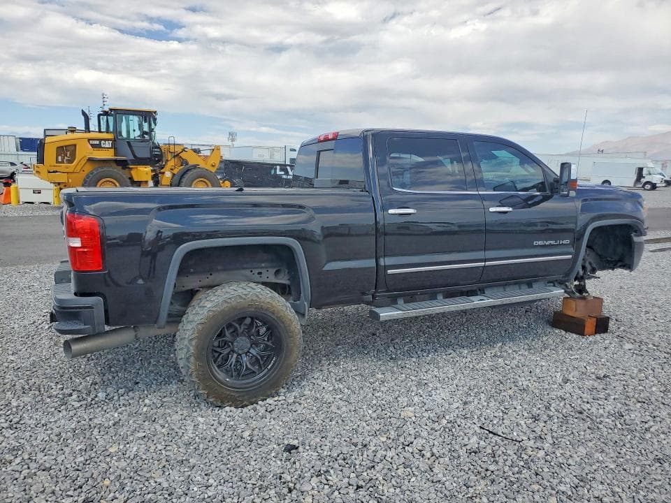 2018 GMC SIERRA K2500 DENALI 3