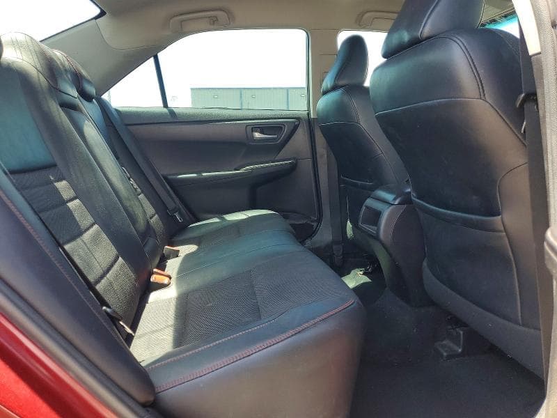 2017 TOYOTA CAMRY SE 10