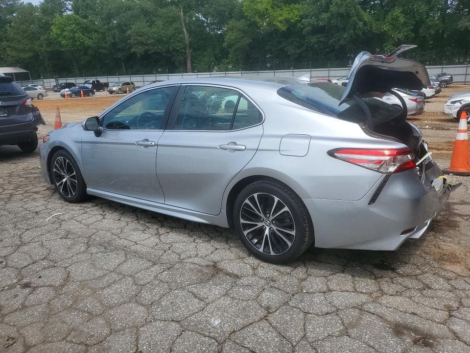 2018 TOYOTA CAMRY SE 2