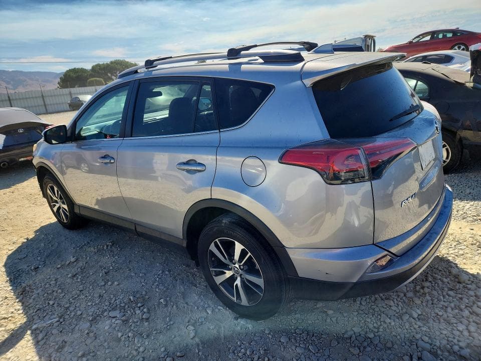 2017 TOYOTA RAV4 XLE 2