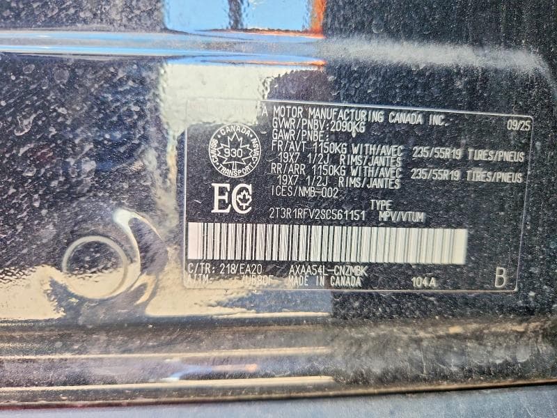 2025 TOYOTA RAV4 XLE 12