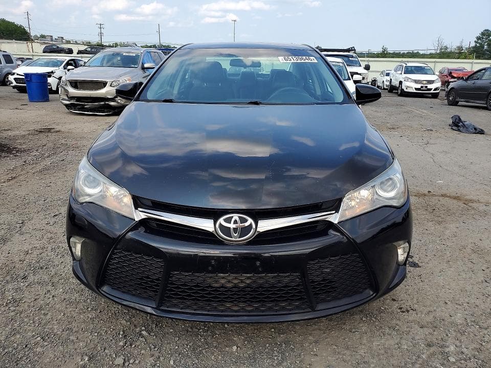 2017 TOYOTA CAMRY SE 5