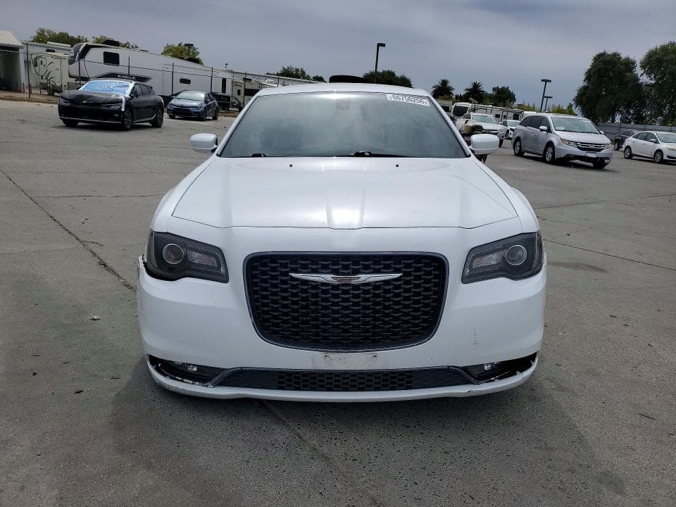 2018 CHRYSLER 300 S 5