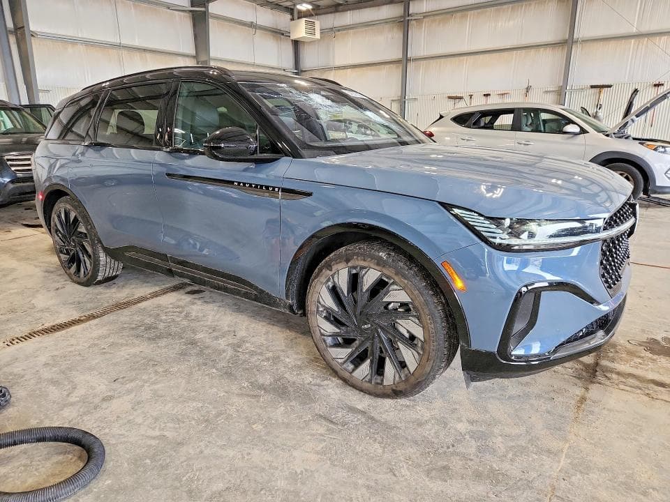 2025 LINCOLN NAUTILUS RESERVE 4