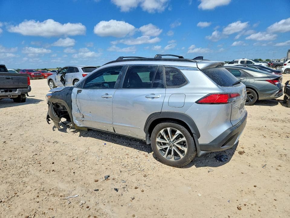 2025 TOYOTA COROLLA CROSS XLE 2