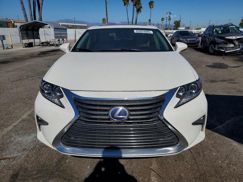 2017 LEXUS ES 300H 5
