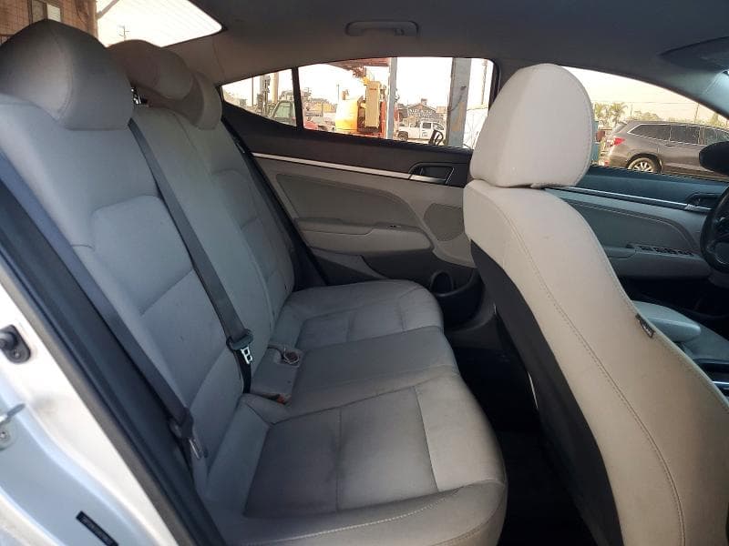 2018 HYUNDAI ELANTRA SEL 10