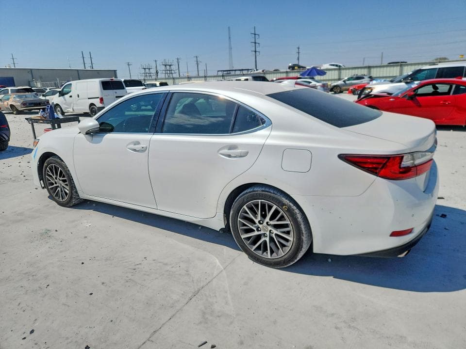 2018 LEXUS ES 350 2