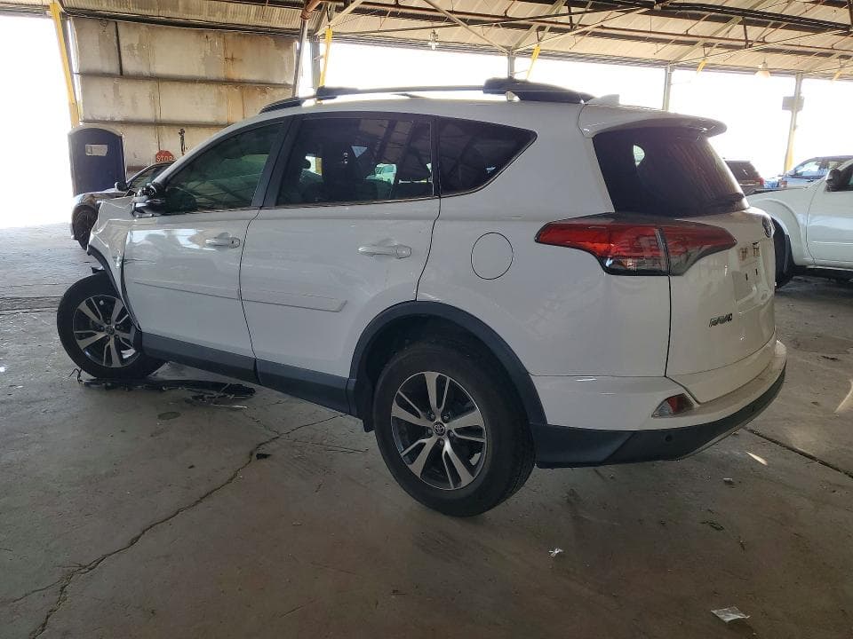 2017 TOYOTA RAV4 XLE 2